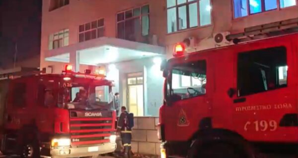 Γενικό Κρατικό Νίκαιας: Έσβησε η φωτιά στο κτήριο των νέων ΤΕΠ