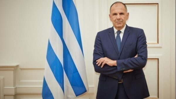 Τηλεφωνική επικοινωνία Γεραπετρίτη με τον Πατριάρχη Αντιοχείας για τις εξελίξεις στη Συρία