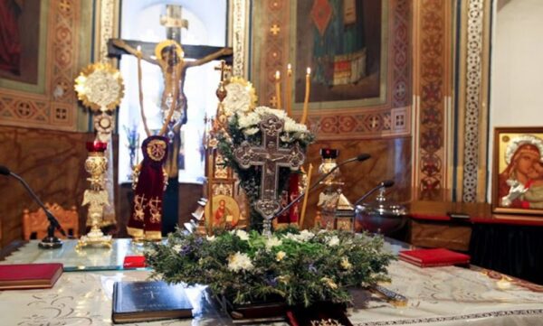 Κυριακή της Σταυροπροσκυνήσεως: Τι γιορτάζουμε την Γ΄ Κυριακή των Νηστειών