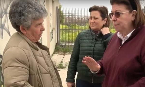 Οργή Μενδώνη για τα συνθήματα σε κτίριο στο Άργος: «Έχετε πάρει εκατομμύρια»