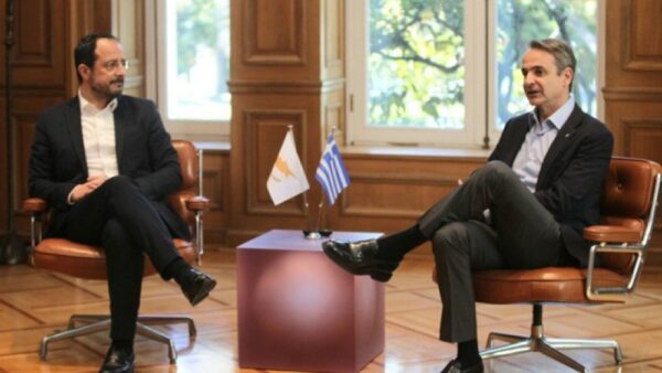 Οι εξελίξεις στο Κυπριακό και οι επενδύσεις στην ευρωπαϊκή άμυνα στο επίκεντρο της συνάντησης Μητσοτάκη με τον Χριστοδουλίδη