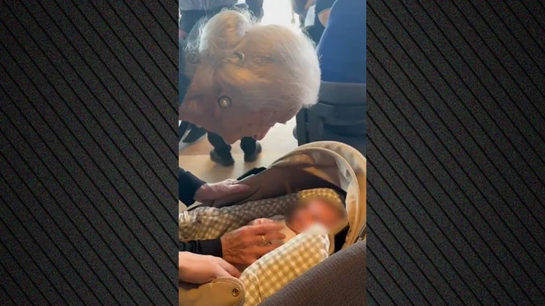 Ντόρα Μπακογιάννη: Ανέβασε video με την θεία Αρτεμισία και το δισέγγονό της