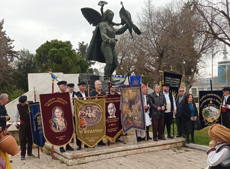 Τιμή στον Εμμανουήλ Παπά