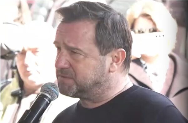 Ν. Πλακιάς: “Θέλω να πω σε αυτή την κοπέλα ότι πλέον είναι κόρη μου”