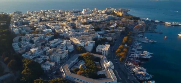 Πολεοδομία Ρόδου: Στο πατρικό της έκρυβε τα χρήματα η Προϊσταμένη – Τι κατέγραψαν οι παρακολουθήσεις