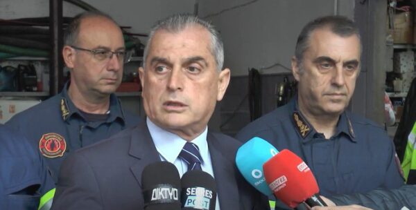 Σέρρες: Παράδοση 400 συσκευασιών ξηράς τροφής έκτακτης ανάγκης και 5 κιβωτίων ισοθερμικών κουβερτών στην Πυροσβεστική υπηρεσία