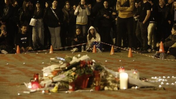 Συγκίνησε η παρέμβαση μητέρων των θυμάτων στα Τέμπη κατά την εκδήλωση στο Σύνταγμα