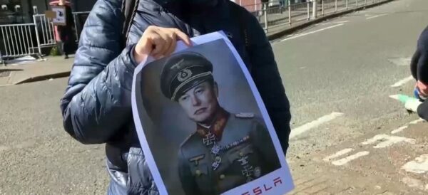 Γιγαντώνεται το «κίνημα» “Tesla Takedown”: Διαδηλώσεις έξω από τις αντιπροσωπείες σε ΗΠΑ, Καναδά και Ευρώπη