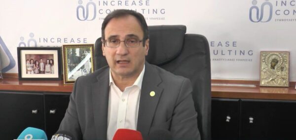 Χωρίς τελειωμό η κόντρα για τα led: "Αυτοδιοικητική κωλοτούμπα", τη χαρακτήρισε ο κος Χρυσάφης
