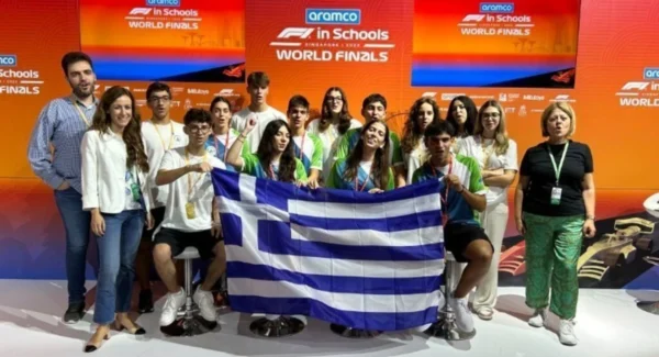 Τέσσερις ελληνικές ομάδες σχολείων στους παγκόσμιους τελικούς του διεθνούς μαθητικού διαγωνισμού STEM Racing στην Σιγκαπούρη