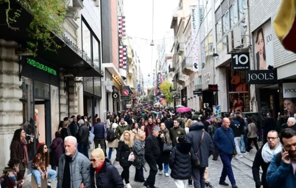Επιχειρηματίες κλείνουν τα καταστήματά τους και μετακομίζουν σε άλλες περιοχές με φθηνότερο ενοίκιο