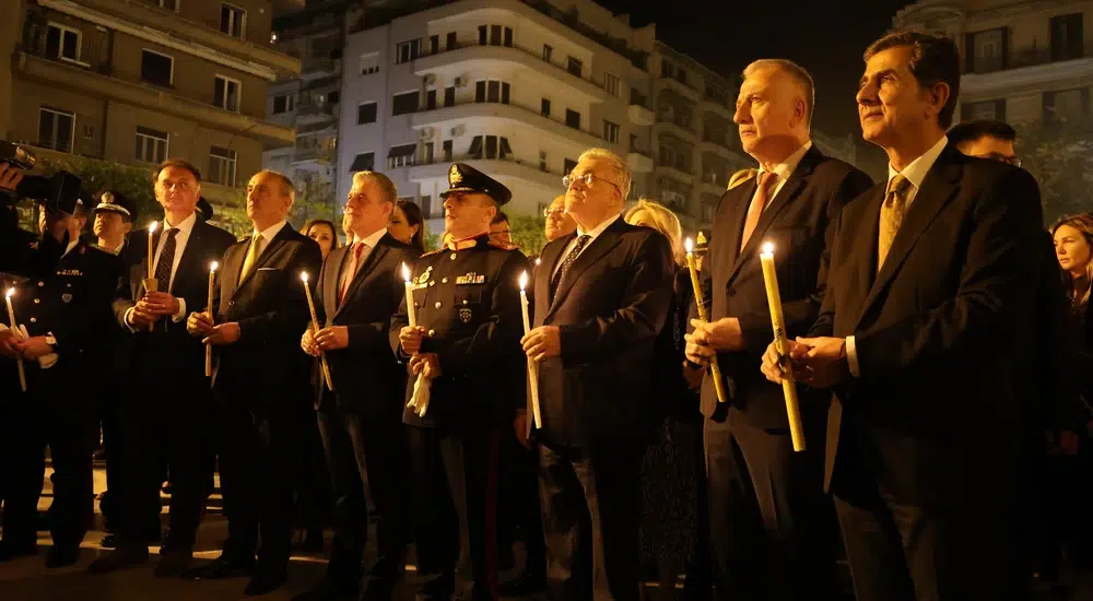 Με κατάνυξη και λαμπρότητα η Ακολουθία της Αναστάσεως στη Θεσσαλονίκη