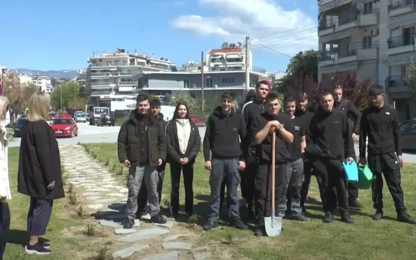 Δενδροφύτευση από τα παιδιά του 2ου ΕΠΑΛ Σερρών σε πάρκο της πόλης - video