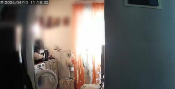 Θεσσαλονίκη: Βίντεο ντοκουμέντο από τη δράση αδίστακτης διαρρήκτριας που εισέβαλε σε διαμέρισμα στην Τούμπα