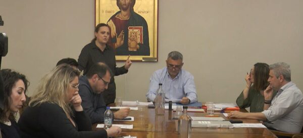 Σέρρες: "Τεχνητές" εντάσεις στη συνεδρίαση της Δημοτικής Επιτροπής - Τα Led και πάλι στο προσκήνιο - video