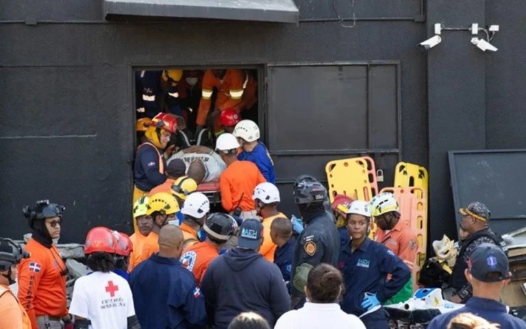 98 νεκροί από κατάρρευση οροφής κλαμπ στη Δομινικανή Δημοκρατία, ανάμεσά τους ο τραγουδιστής Ρούμπι Πέρες