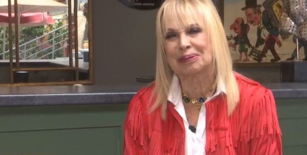 Άννα Φόνσου: Λέω την ηλικία μου μόνο στους γιατρούς, στην Ελλάδα θεωρείται ποινικό αδίκημα το να είσαι μεγάλος
