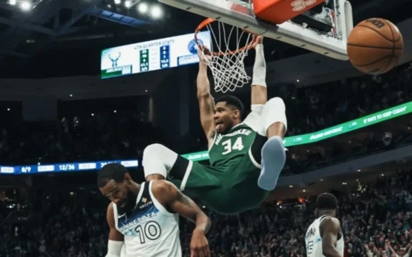 Εντυπωσιακή ανατροπή οι Μπακς, τρομερός Giannis με triple-double