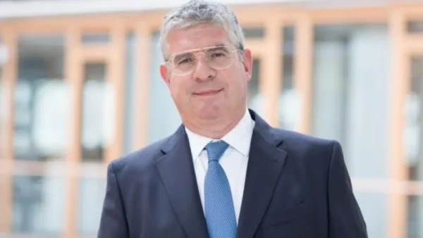 Από το ΕΜΠ στην καρδιά της Ευρώπης: Το ταξίδι του Γ. Τσακίρη και η στήριξη της ΕΤΕπ στην Ελλάδα