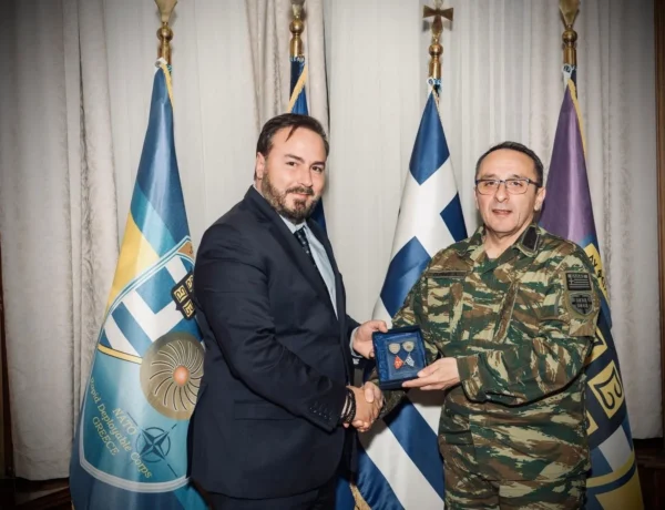 Συνάντηση του Διαμαντή Γκολιδάκη με τον Διοικητή του Γ’ Σώματος Στρατού Αντιστράτηγο Αθανάσιο Γαρίνη.