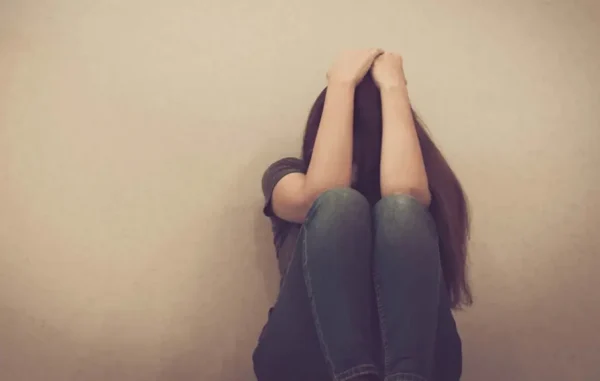 Σοκάρει ανήλικη που καταγγέλλει αρπαγή και ομαδικό βιασμό: «Δεν μπορώ να πάω σχολείο, φοβάμαι – Αυτός κυκλοφορεί ακόμα»