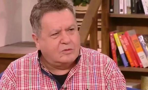 Γιάννης Καπετάνιος: Δεν πήγα στη κηδεία του πατέρα μου γιατί έπαιζα στην Επίδαυρο