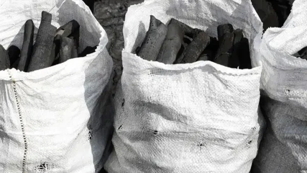 Έκλεψαν 3,5 τόνους κάρβουνα από μάντρα στους Θρακομακεδόνες