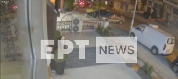 Θεσσαλονίκη: Έκλεψε δεντράκια από παρτέρι από κατάστημα εν ώρα λειτουργίας - Βίντεο ντοκουμέντο