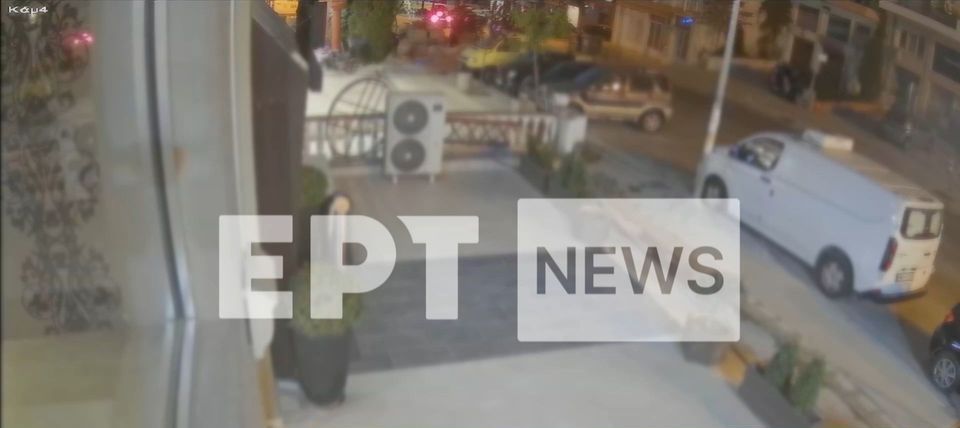 Θεσσαλονίκη: Έκλεψε δεντράκια από παρτέρι από κατάστημα εν ώρα λειτουργίας - Βίντεο ντοκουμέντο