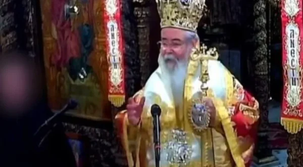 Μητροπολίτης Κοζάνης: “Φυσικά και κοινώνησα την κοπέλα με τα τατουάζ και τα σκουλαρίκια” – Τι απαντά μετά τις αντιδράσεις