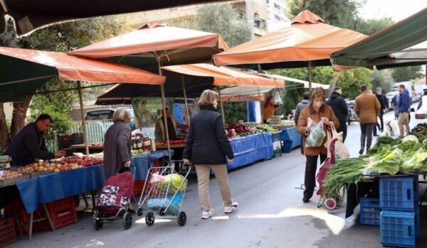 Νωπά φρούτα και λαχανικά: Γιατί εισάγουμε τόσο μεγάλες ποσότητες – Πόσο επηρεάζει ο ξένος ανταγωνισμός