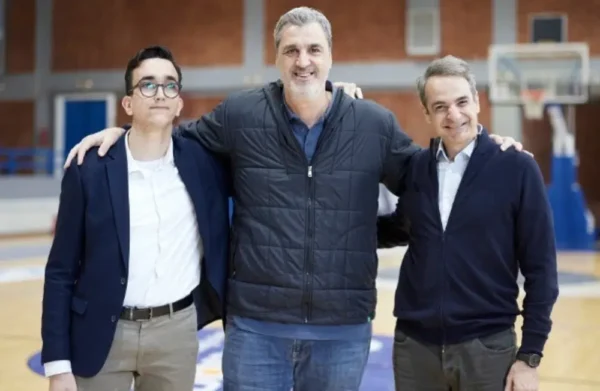Ανάρτηση του πρωθυπουργού για τη συνάντησή του με τον Παναγιώτη, έναν αθλητή με αναπηρία