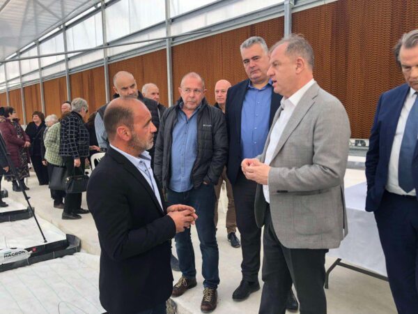 Μπακάλικες πιπεριές: Εγκαίνια νέων θερμοκηπίων στις Σέρρες από τον Υφυπουργό Αγροτικής Ανάπτυξης