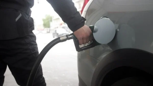 Σε αποκλιμάκωση οι τιμές καυσίμων και ηλεκτρικής ενέργειας