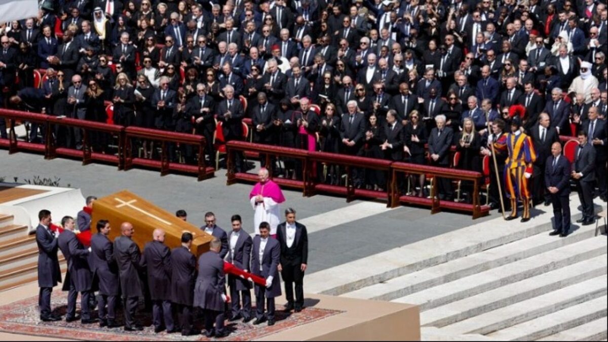 Πέρασε στην αιωνιότητα ο πάπας Φραγκίσκος - Ετάφη στη Βασιλική της Σάντα Μαρία Ματζόρε