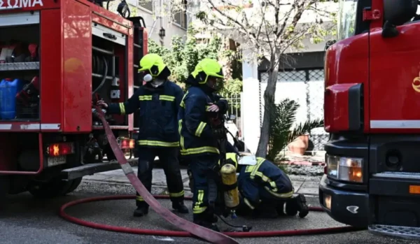 Νεκρή ηλικιωμένη σε διαμέρισμα στο Μοσχάτο – Ξέσπασε φωτιά στο σπίτι της