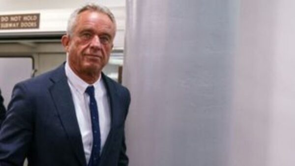 ΗΠΑ: Ο Ρόμπερτ Κένεντι ισχυρίζεται ότι θα ανακοινώσει τα αίτια του αυτισμού ως τον Σεπτέμβριο