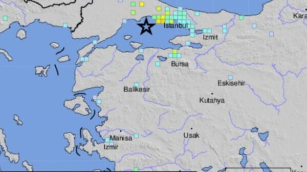Ο ισχυρός σεισμός ταρακούνησε την Κωνσταντινούπολη και έβγαλε στους δρόμους τους κατοίκους - video