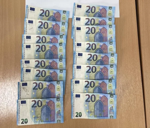 Σέρρες: Κυκλοφορούσαν και ψώνιζαν με πλαστά 20ευρα