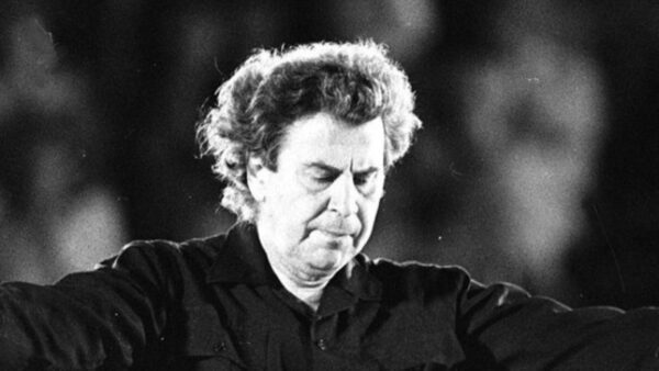 “1958”: Ένας θεατρικός μονόλογος για την πρώτη περίοδο του Μίκη Θεοδωράκη στο Παρίσι
