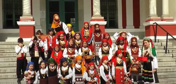 Έψαλαν τα κάλαντα του Λαζάρου τα παιδιά της Θρακικής Εστίας Σερρών - video