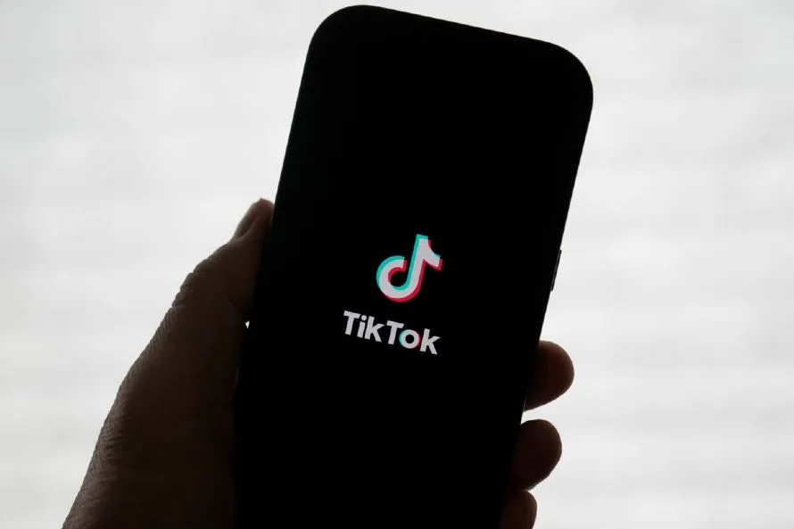 Το Παρίσι προσέφυγε στην Ευρωπαϊκή Επιτροπή κατά της τάσης “Skinnytok” στο TikTok