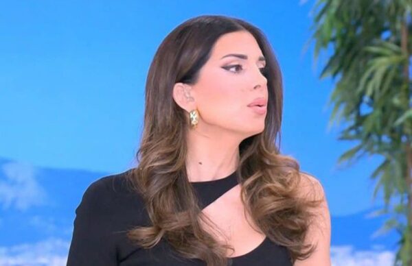 Σταματίνα Τσιμτσιλή: «Είχαν πάρει τη μισή ομάδα του Happy Day για να στήσουν την εκπομπή της Μαλέσκου»