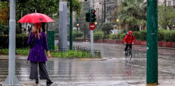 Καιρός: Πολυήμερη αστάθεια με βροχές, χαλάζι και πτώση της θερμοκρασίας μέχρι την Πρωτομαγιά