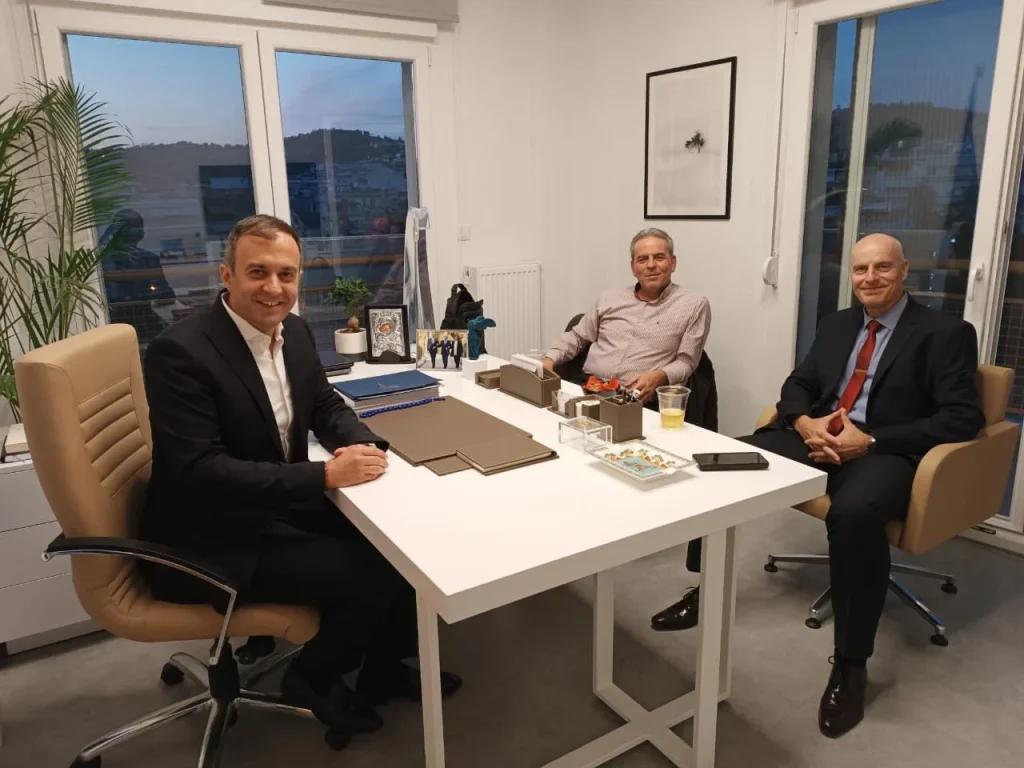 Εκατοντάδες Σερραίοι ευχήθηκαν από κοντά στον Τάσο Χατζηβασιλείου