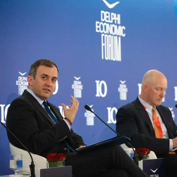 ΥΦΥΠΕΞ Χατζηβασιλείου στο Delphi Economic Forum: Η Ελλάδα προσφέρει πολυεπίπεδη ασφάλεια στην ευρύτερη περιοχή