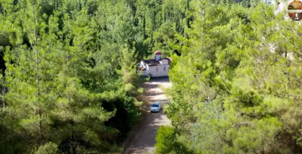 Δείτε video: Το Παρεκκλήσι της Ζωοδόχου Πηγής στο Βαμβακόφυτο Σερρών, τόπος προσευχής και θεραπείας