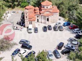 Άγιος Νικόλαος Σερρών: Έκοψαν τα δέντρα και τα παράτησαν στο κέντρο του προαυλίου