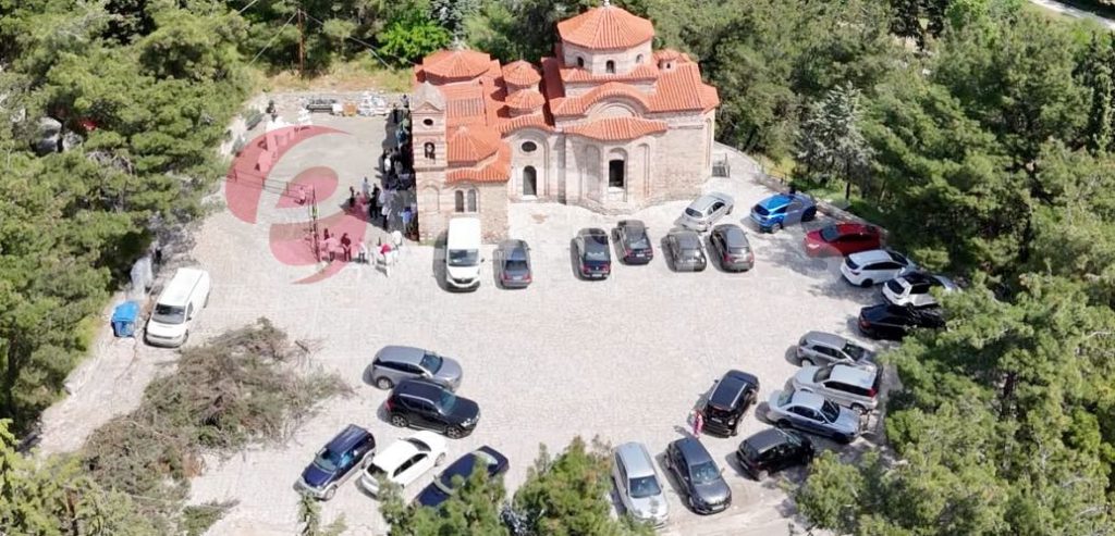 Άγιος Νικόλαος Σερρών: Έκοψαν τα δέντρα και τα παράτησαν στο κέντρο του προαυλίου