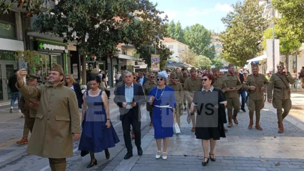 Σέρρες: Βόλτα στους δρόμους από τους αναβιωτές της αναπαράστασης της μάχης του Ρούπελ